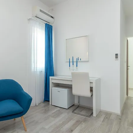 Lux לינה וארוחת בוקר