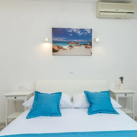Lux Bed & Breakfast