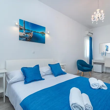 Lux Panzió 4*