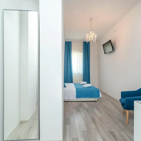 Lux Couette-café Trogir